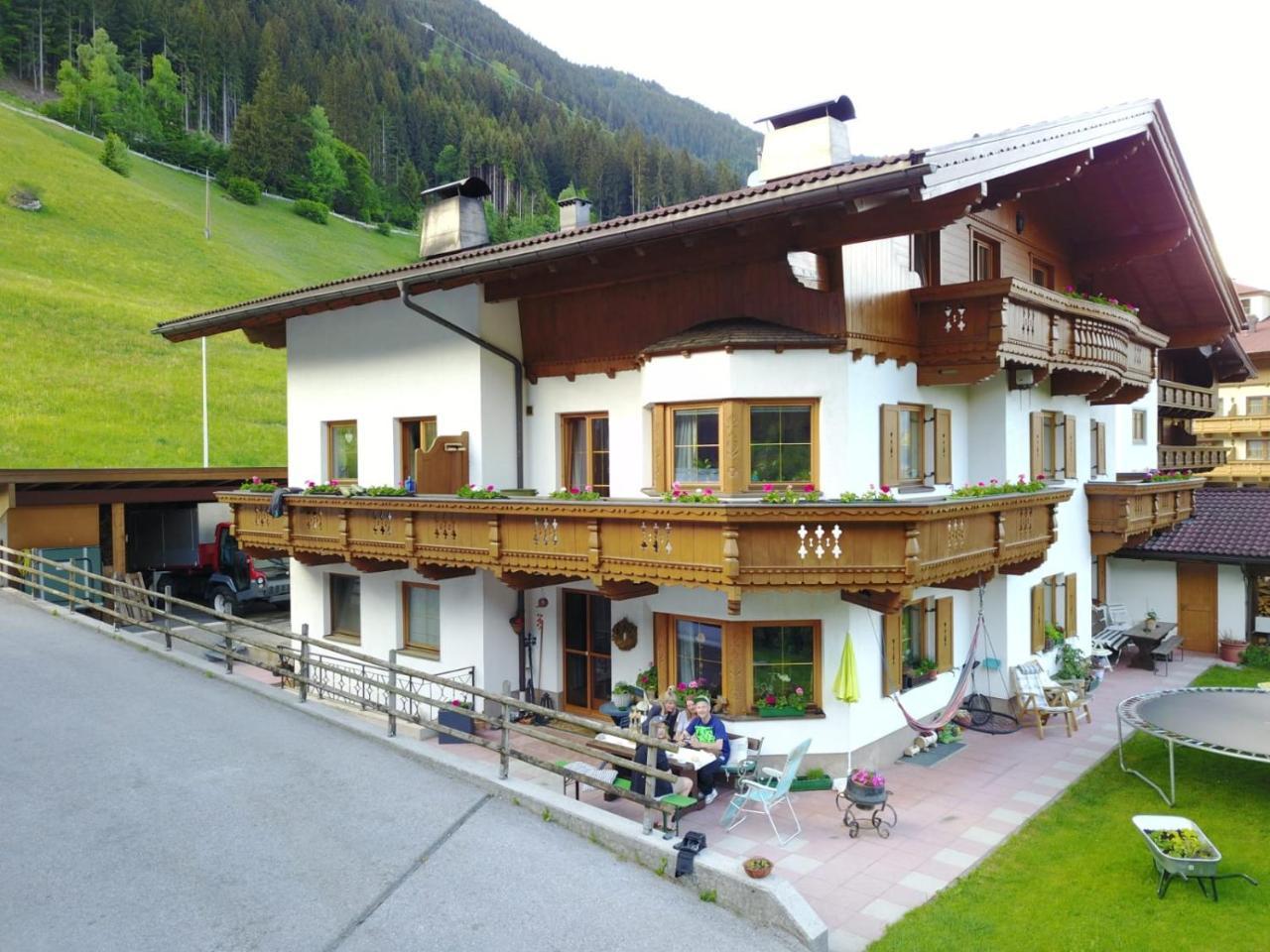 Apartamento Zellerhof Finkenberg Exterior foto